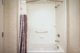 Plantation Hotel | La Quinta by Wyndham Plantation at SW 6th St