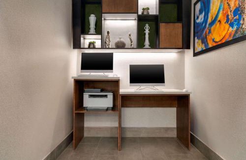 Stephenville Hotel | La Quinta by Wyndham Stephenville