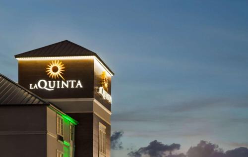 Stone Oak Hotel | La Quinta by Wyndham San Antonio North Stone Oak