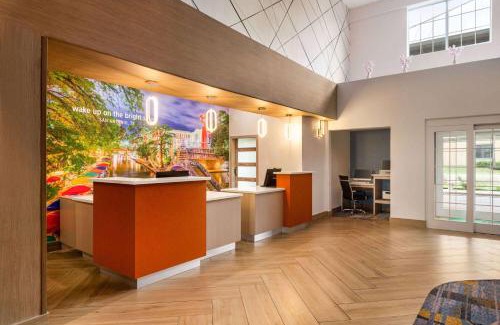 Stone Oak Hotel | La Quinta by Wyndham San Antonio North Stone Oak