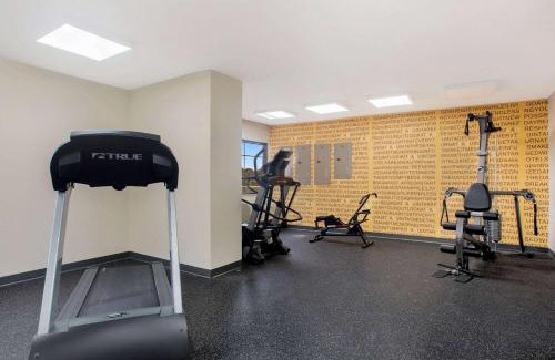 Springfield Hotel | La Quinta by Wyndham Springfield South