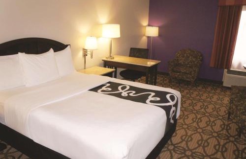 Springfield Hotel | La Quinta by Wyndham Springfield South