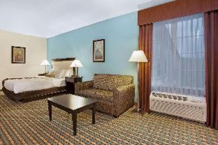 Pawcatuck Hotel | La Quinta by Wyndham Stonington-Mystic Area