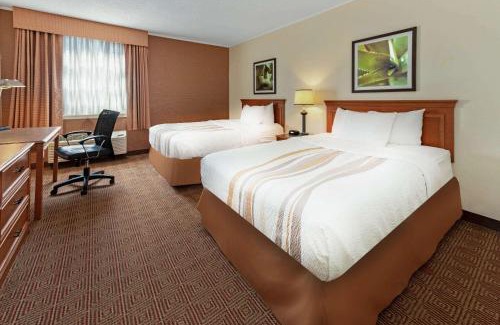 Tampa Hotel | La Quinta by Wyndham Tampa Brandon West