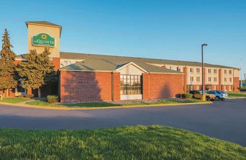 Brooklyn Park Hotel | La Quinta by Wyndham Minneapolis Northwest
