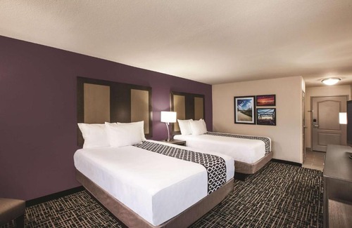 Walker Hotel | La Quinta by Wyndham Walker - Denham Springs