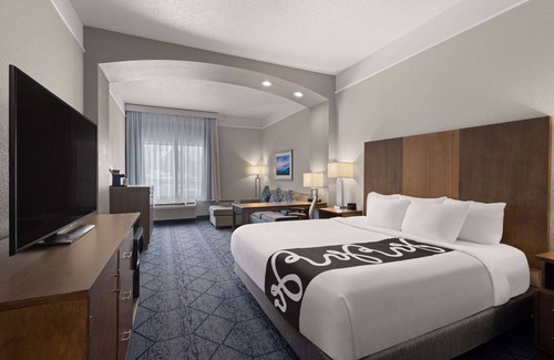Rapid City Hotel | La Quinta Inn and Suites by Wyndham at WaTiki Waterpark