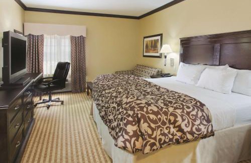 Schertz Hotel | La Quinta Inn and Suites by Wyndham - Schertz