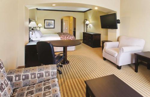 Schertz Hotel | La Quinta Inn and Suites by Wyndham - Schertz