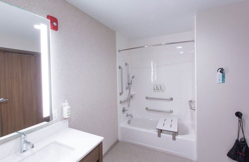 Lincoln Hotel | La Quinta Inn And Suites By Wyndham Lincoln