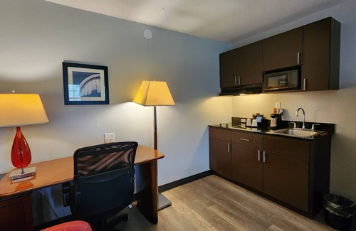 Clute Hotel | La Quinta Inn by Wyndham Clute Lake Jackson