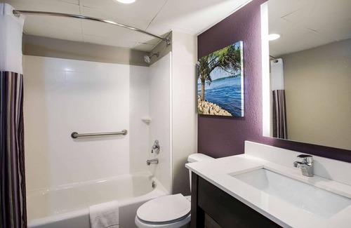 Davenport Hotel | La Quinta Inn by Wyndham Davenport & Conference Center