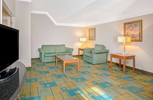 Biggs Field Hotel | La Quinta Inn by Wyndham El Paso Cielo Vista