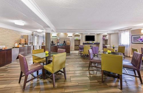 Ludlam Hotel | La Quinta Inn by Wyndham Miami Airport North