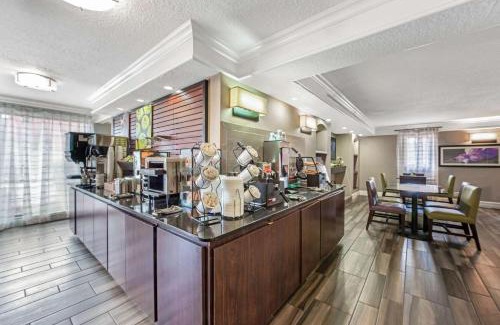 Ludlam Hotel | La Quinta Inn by Wyndham Miami Airport North