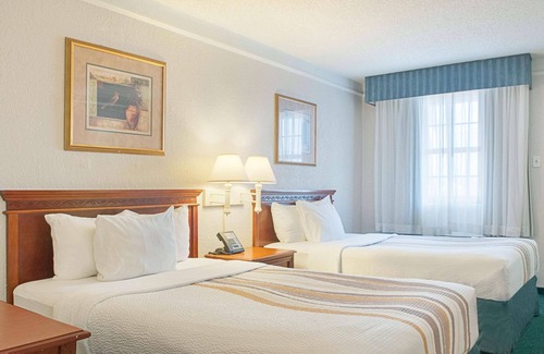 Kenner - Louis Armstrong International Airport Hotel | La Quinta Inn by Wyndham New Orleans Veterans/Metairie