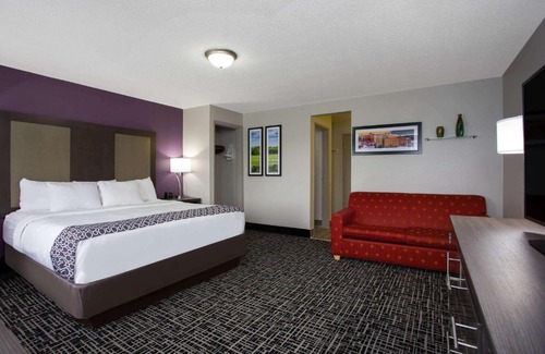 Salem Hotel | La Quinta Inn by Wyndham Roanoke Salem
