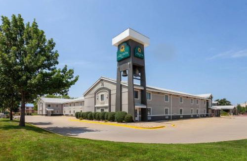 Champaign Hotel | La Quinta Inn by Wyndham Champaign