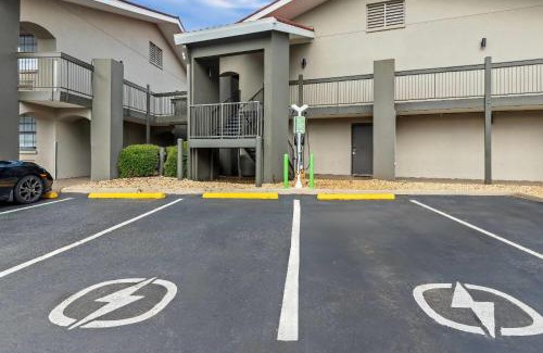 Huntsville Hotel | La Quinta Inn by Wyndham Huntsville Research Park