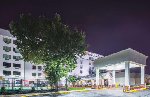 Capitol Heights Hotel | La Quinta Inn & Suites by Wyndham DC Metro Capital Beltway