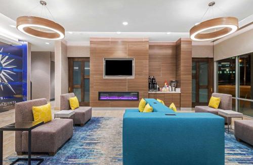 Kansas City Hotel | La Quinta Inn & Suites by Wyndham Kansas City Beacon Hill