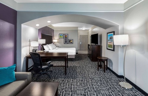 Port Lavaca Hotel | La Quinta Inn & Suites by Wyndham Port Lavaca