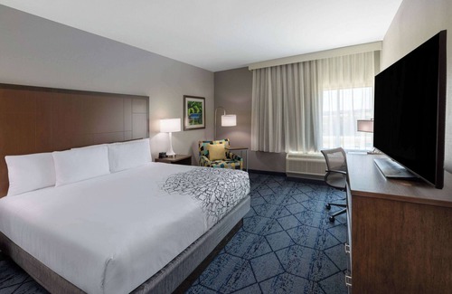 Round Rock Hotel | La Quinta Inn & Suites by Wyndham Round Rock near Kalahari