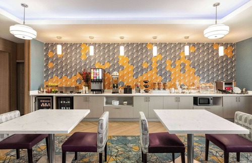 Stone Oak Hotel | La Quinta Inn & Suites by Wyndham San Antonio N Stone Oak