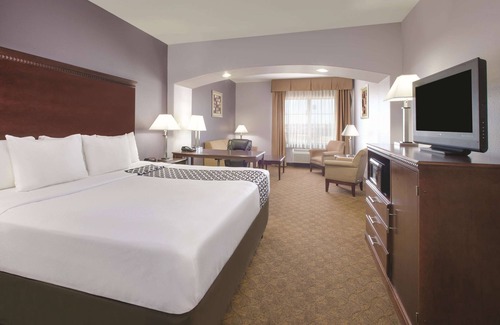 Corsicana Hotel | La Quinta Inn & Suites by Wyndham Corsicana
