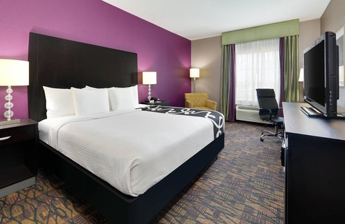 Pleasanton Hotel | La Quinta Inn & Suites by Wyndham Jourdanton - Pleasanton