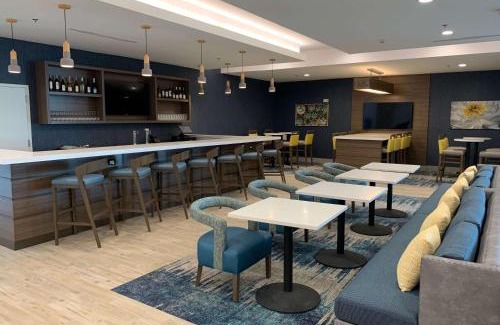 Round Rock Hotel | La Quinta Inn & Suites by Wyndham Round Rock near Kalahari