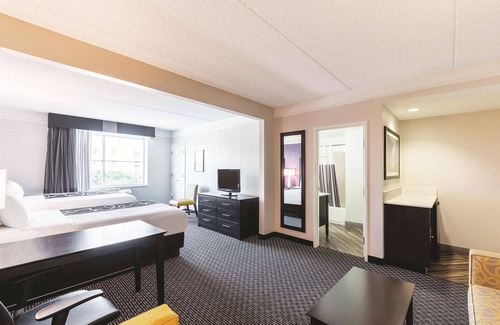 Arsenal Hotel | La Quinta Inn & Suites by Wyndham San Antonio Downtown