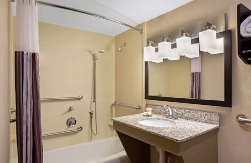 Metro Center Hotel | La Quinta Inn & Suites by Wyndham Springfield MA