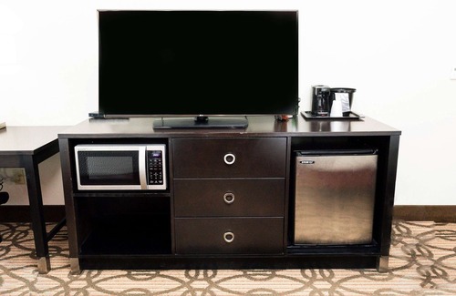 Starkville Hotel | La Quinta Inn & Suites by Wyndham Starkville at MSU