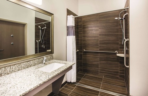 Woodbury Hotel | La Quinta Inn & Suites by Wyndham St. Paul-Woodbury