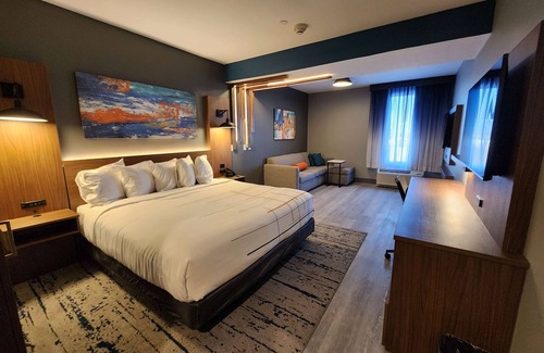 Amistad National Recreational Area Hotel | La Quinta Inn & Suites by Wyndham Del Rio