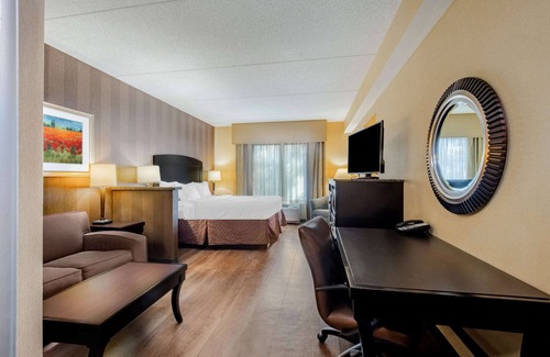 Edgewood Hotel | La Quinta Inn & Suites by Wyndham Bel Air/I-95 Exit 77A