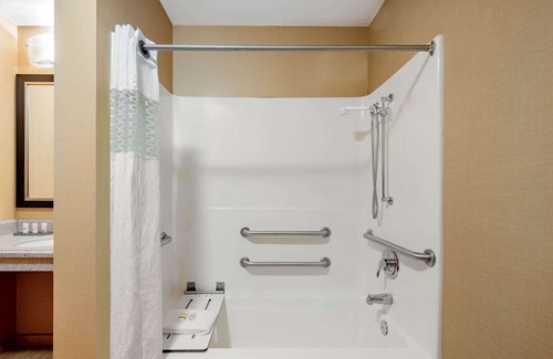 Edgewood Hotel | La Quinta Inn & Suites by Wyndham Bel Air/I-95 Exit 77A