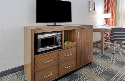 Guthrie Hotel | La Quinta Inn & Suites by Wyndham Guthrie