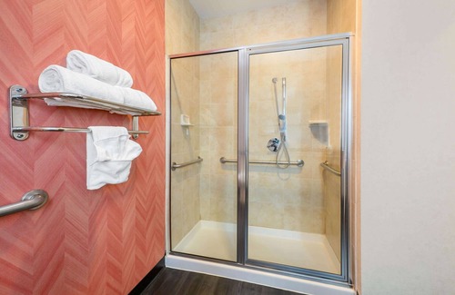 Longview Hotel | La Quinta Inn & Suites by Wyndham Longview North