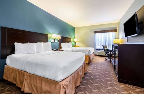 Longview Hotel | La Quinta Inn & Suites by Wyndham Longview North