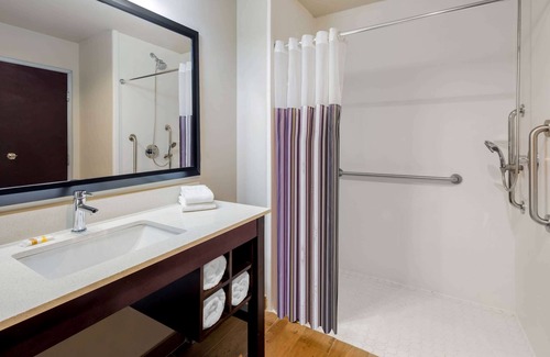 McAllen Hotel | La Quinta Inn & Suites by Wyndham McAllen Convention Center