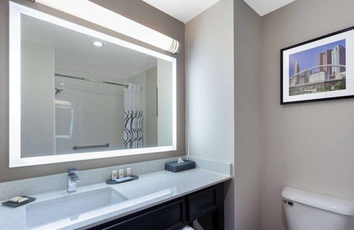 Columbus Hotel | La Quinta Inn & Suites by Wyndham Columbus West - Hilliard
