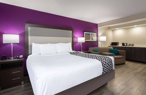 Effingham Hotel | La Quinta Inn & Suites by Wyndham Effingham