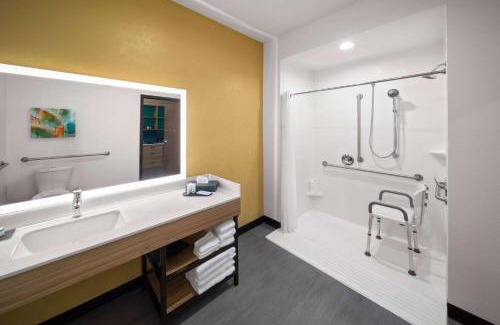 El Dorado West Hotel | La Quinta Inn & Suites by Wyndham El Paso East Loop-375