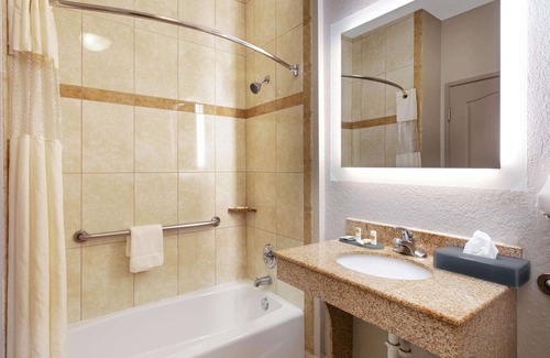 Lindale Hotel | La Quinta Inn & Suites by Wyndham Lindale