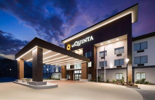 Meridian Hotel | La Quinta Inn & Suites by Wyndham Meridian