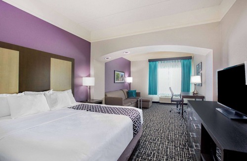 Mission Hotel | La Quinta Inn & Suites by Wyndham Mission at West McAllen