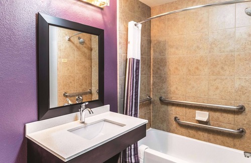 Mission Hotel | La Quinta Inn & Suites by Wyndham Mission at West McAllen