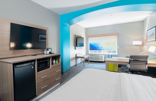 Shawnee Hotel | La Quinta Inn & Suites by Wyndham Shawnee